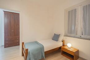 La Quiete With Private Garden by Rent all Como