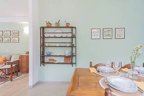 La Quiete With Private Garden by Rent all Como