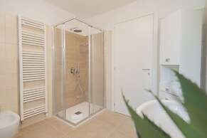 La Quiete With Private Garden by Rent all Como