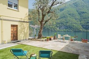 La Quiete With Private Garden by Rent all Como