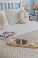 La Quiete With Private Garden by Rent all Como