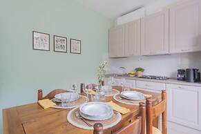 La Quiete With Private Garden by Rent all Como