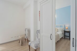 La Quiete With Private Garden by Rent all Como