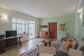 La Quiete With Private Garden by Rent all Como