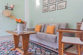 La Quiete With Private Garden by Rent all Como