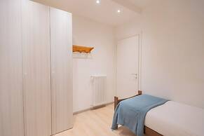 La Quiete With Private Garden by Rent all Como