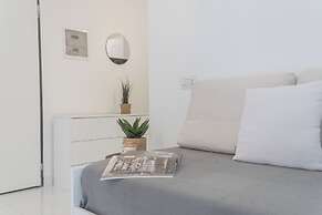 Luce Apartment by Rent all Como