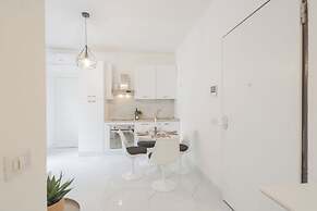 Luce Apartment by Rent all Como