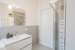 Luce Apartment by Rent all Como