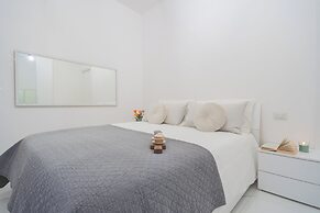 Luce Apartment by Rent all Como