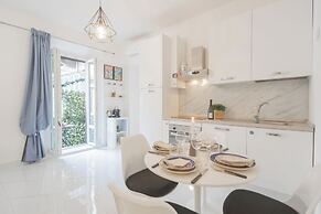 Luce Apartment by Rent all Como