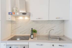 Luce Apartment by Rent all Como