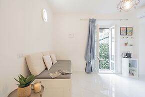 Luce Apartment by Rent all Como