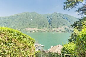 OC Lake Love by Rent all Como