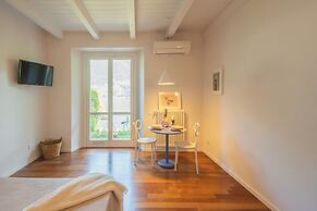 OC Lake Love by Rent all Como