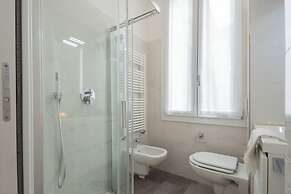 Old Court Hideaway by Rent all Como