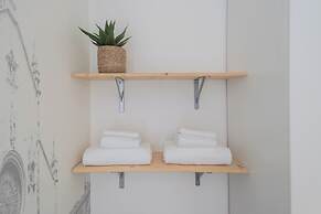 Old Court Hideaway by Rent all Como