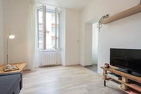 Old Court Hideaway by Rent all Como