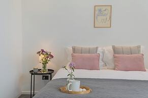 Piccola Como Lotus by Rent all Como