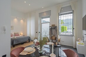 Piccola Como Lotus by Rent all Como