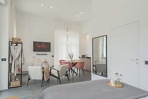 Piccola Como Lotus by Rent all Como