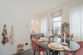 Piccola Como Lotus by Rent all Como