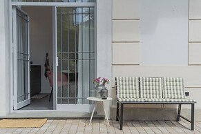 Piccola Como Lotus by Rent all Como