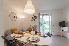 Ponente Balcony & Garden by Rent all Como