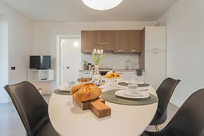 Ponente Balcony & Garden by Rent all Como