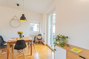 Ponente Balcony & Garden by Rent all Como