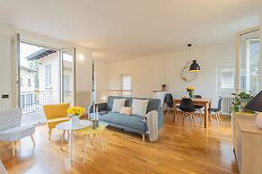 Ponente Balcony & Garden by Rent all Como