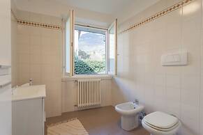 Ponente Balcony & Garden by Rent all Como