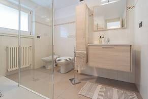 Ponente Balcony & Garden by Rent all Como