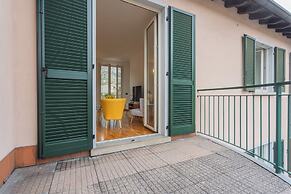 Ponente Balcony & Garden by Rent all Como