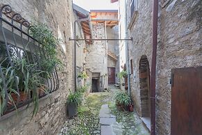 Pretty Studio in Old Town by Rent all Como