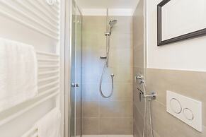 P Terrace by Rent all Como