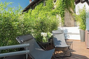 P Terrace by Rent all Como