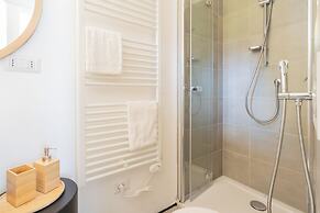 P Terrace by Rent all Como