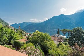 P Terrace by Rent all Como