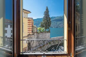 Romantic Pier by Rent all Como