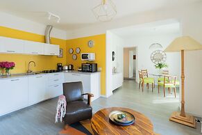 Romantic Pier by Rent all Como