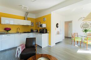 Romantic Pier by Rent all Como