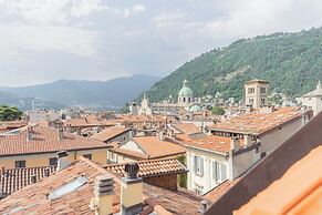 Rooftop Nest in Como City Center by Rent all Como