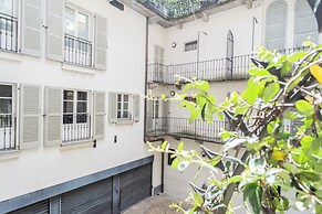 Shades Of Como With Private Terrace by Rent all Como