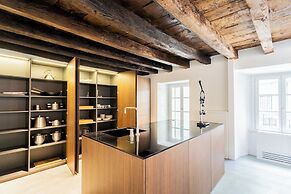 Shades Of Como With Private Terrace by Rent all Como