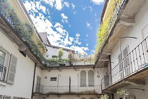 Shades Of Como With Private Terrace by Rent all Como