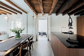 Shades Of Como With Private Terrace by Rent all Como