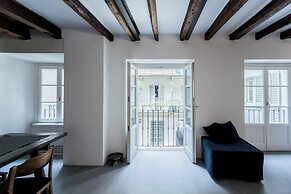 Shades Of Como With Private Terrace by Rent all Como