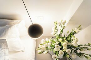 Shades Of Como With Private Terrace by Rent all Como