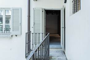 Shades Of Como With Private Terrace by Rent all Como